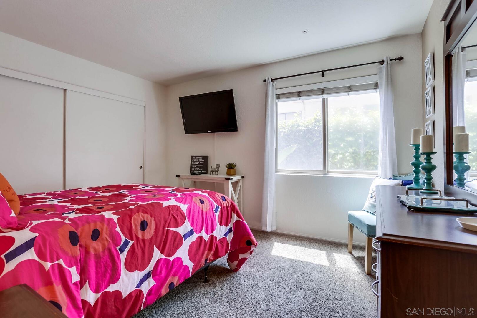 Detail Gallery Image 18 of 23 For 807  Devon Ct, San Diego,  CA 92109 - 2 Beds | 2 Baths