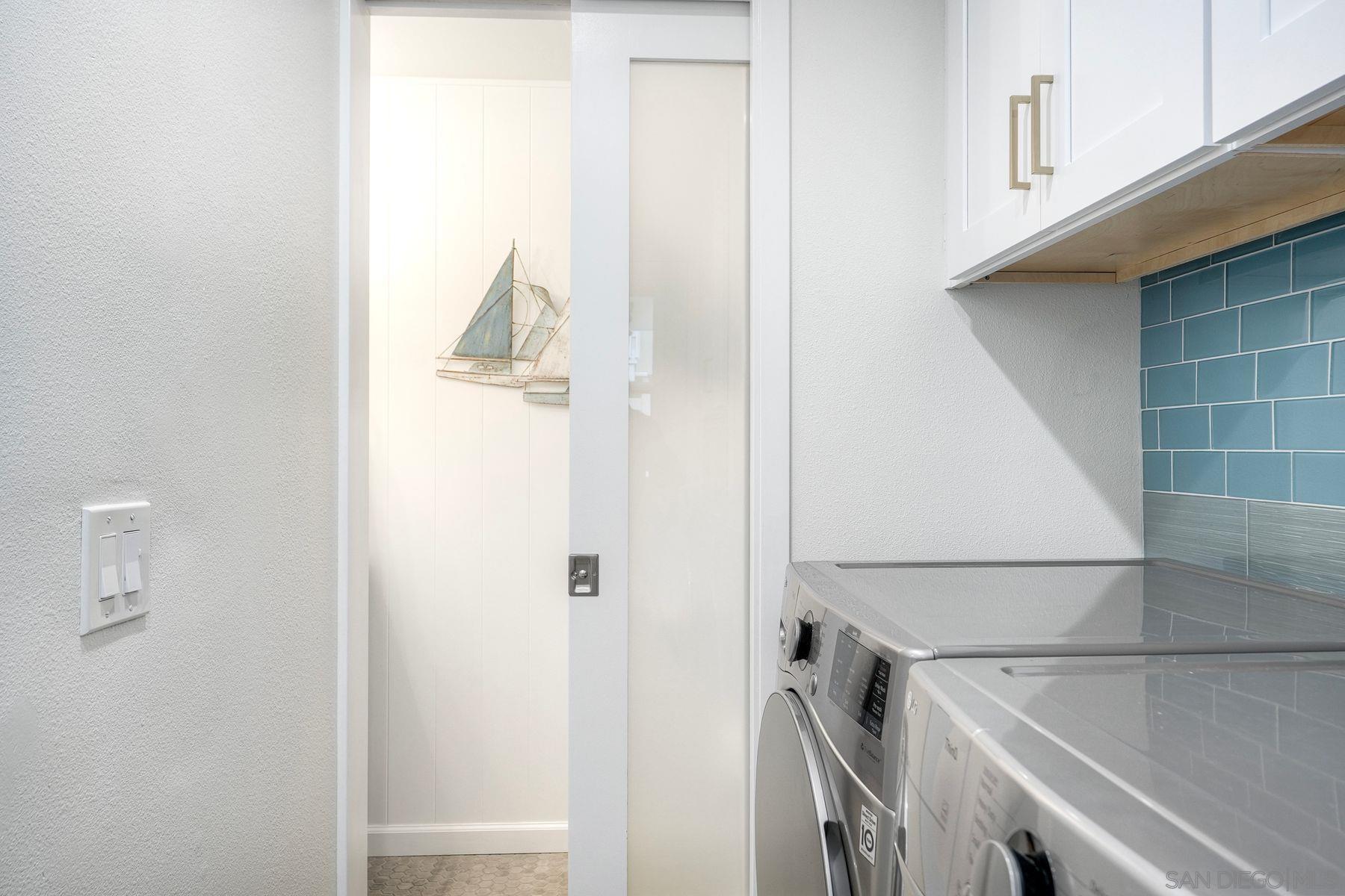 Detail Gallery Image 17 of 46 For 1341  Caminito Septimo, Cardiff By The Sea,  CA 92007 - 3 Beds | 2/1 Baths