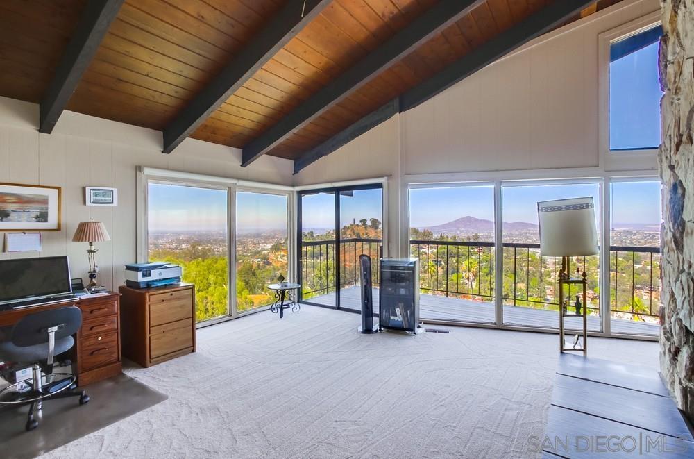 Detail Gallery Image 11 of 56 For 4742  Mount Helix Drive, La Mesa,  CA 91941 - 4 Beds | 3 Baths