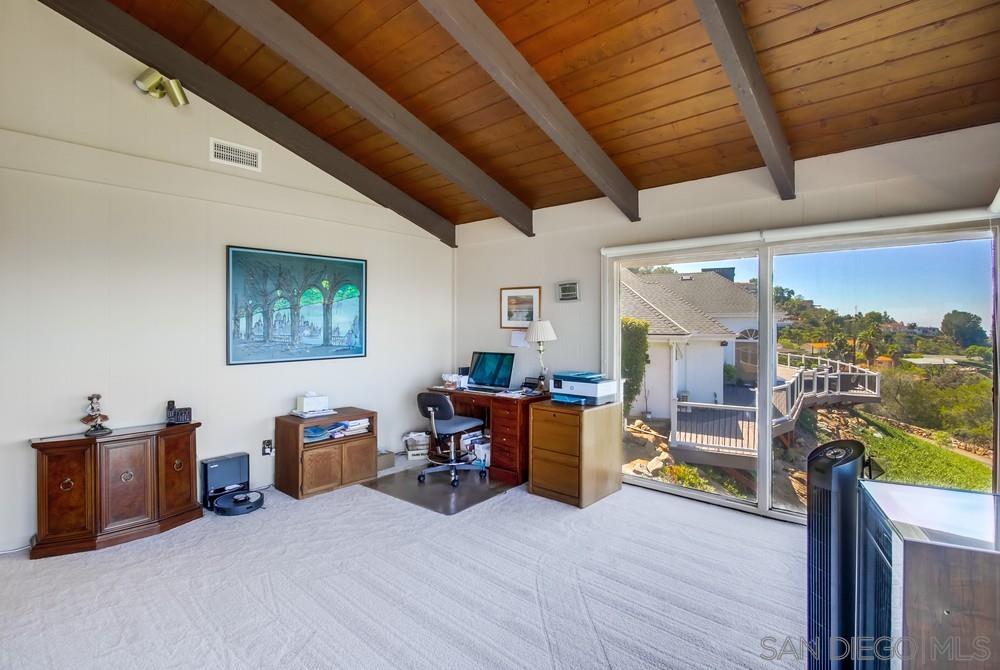 Detail Gallery Image 12 of 56 For 4742  Mount Helix Drive, La Mesa,  CA 91941 - 4 Beds | 3 Baths