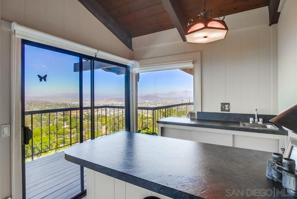 Detail Gallery Image 14 of 56 For 4742  Mount Helix Drive, La Mesa,  CA 91941 - 4 Beds | 3 Baths