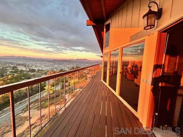 Detail Gallery Image 3 of 56 For 4742  Mount Helix Drive, La Mesa,  CA 91941 - 4 Beds | 3 Baths