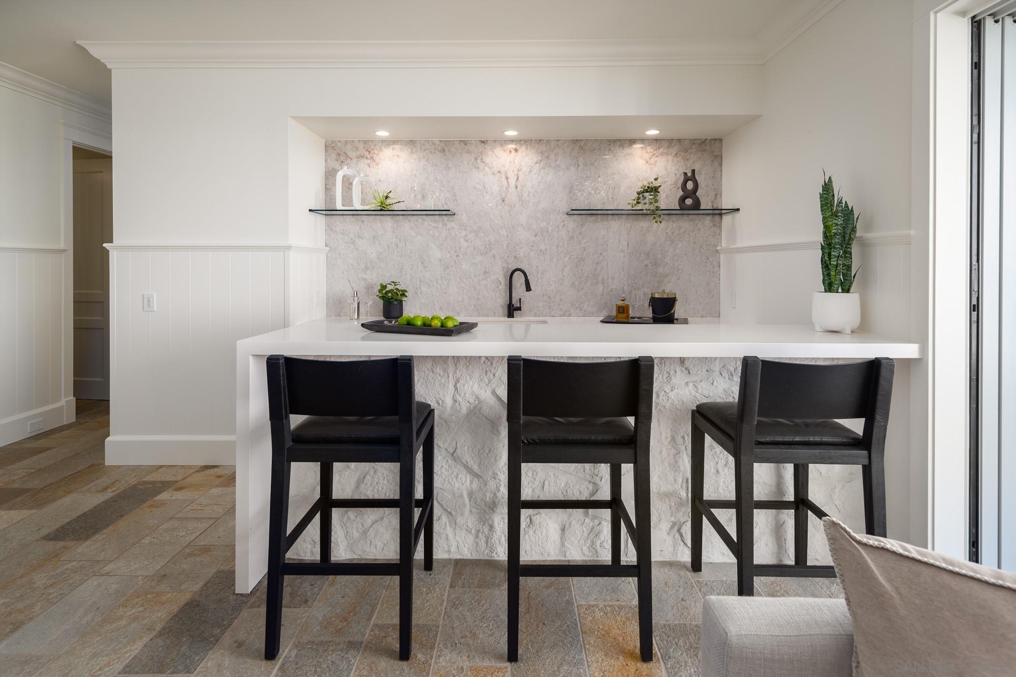 Detail Gallery Image 20 of 37 For 2026  Seaview Ave, Del Mar,  CA 92014 - 5 Beds | 5/2 Baths