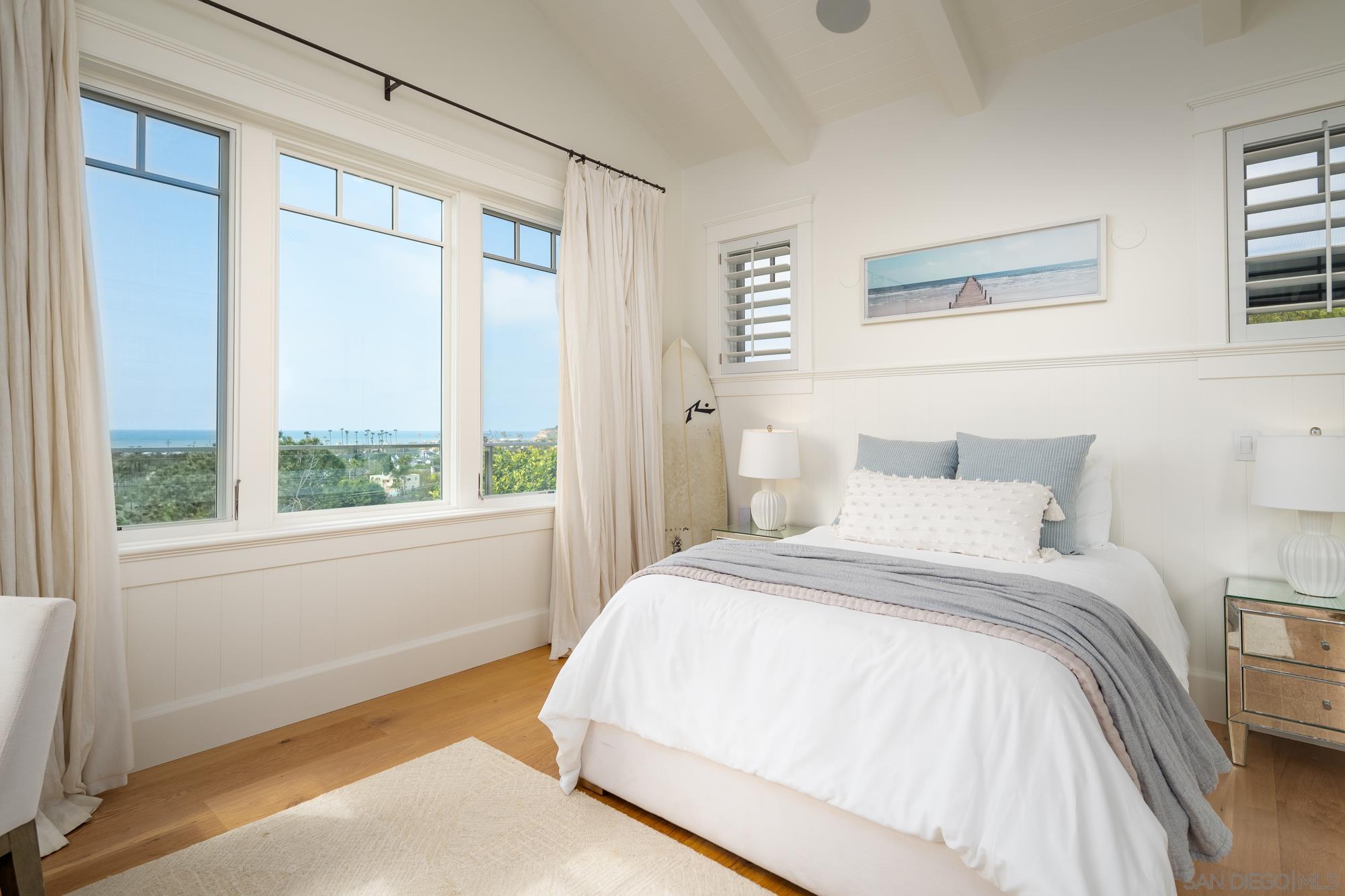 Detail Gallery Image 22 of 37 For 2026  Seaview Ave, Del Mar,  CA 92014 - 5 Beds | 5/2 Baths