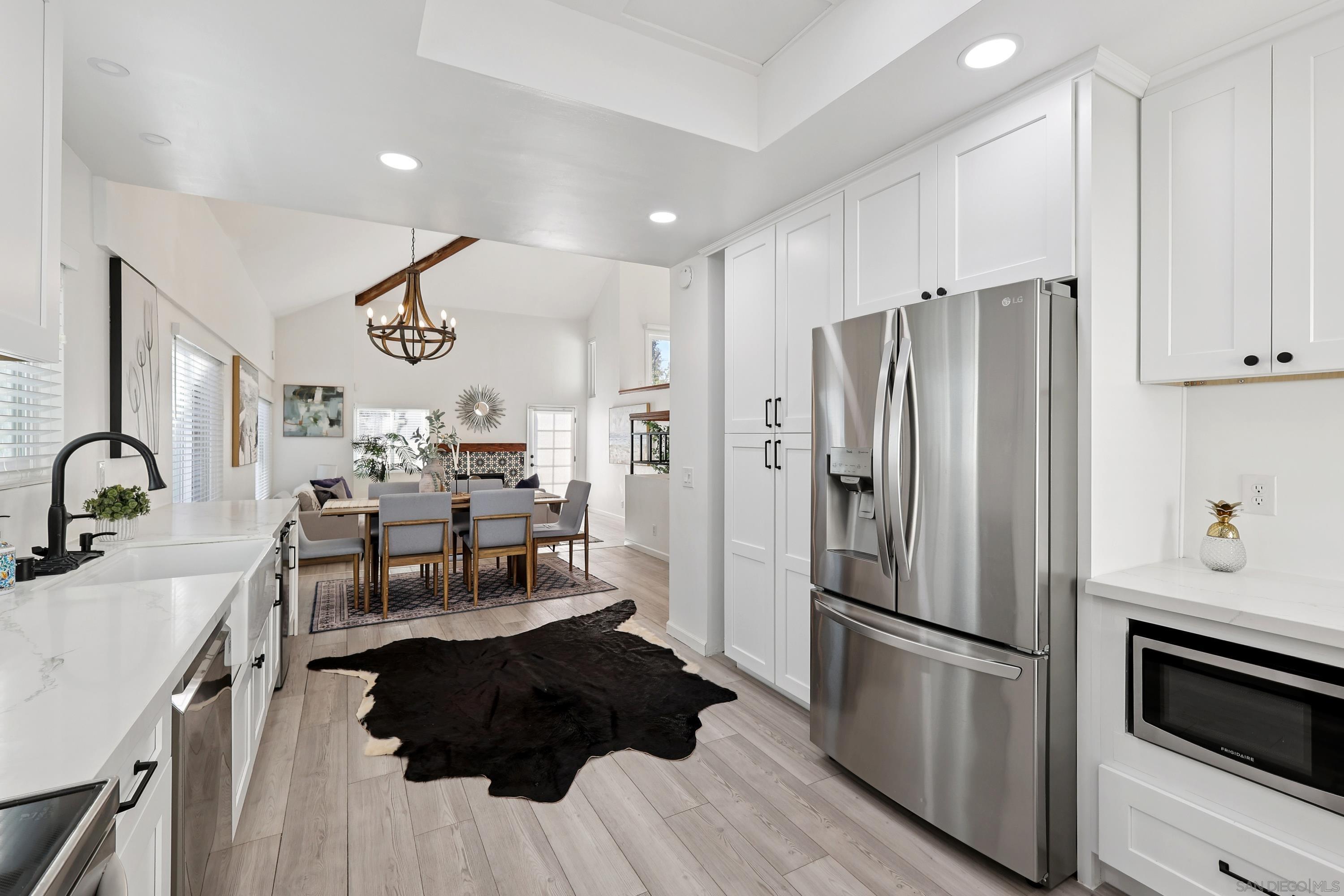 Front Image Thumbnail for SD250039436