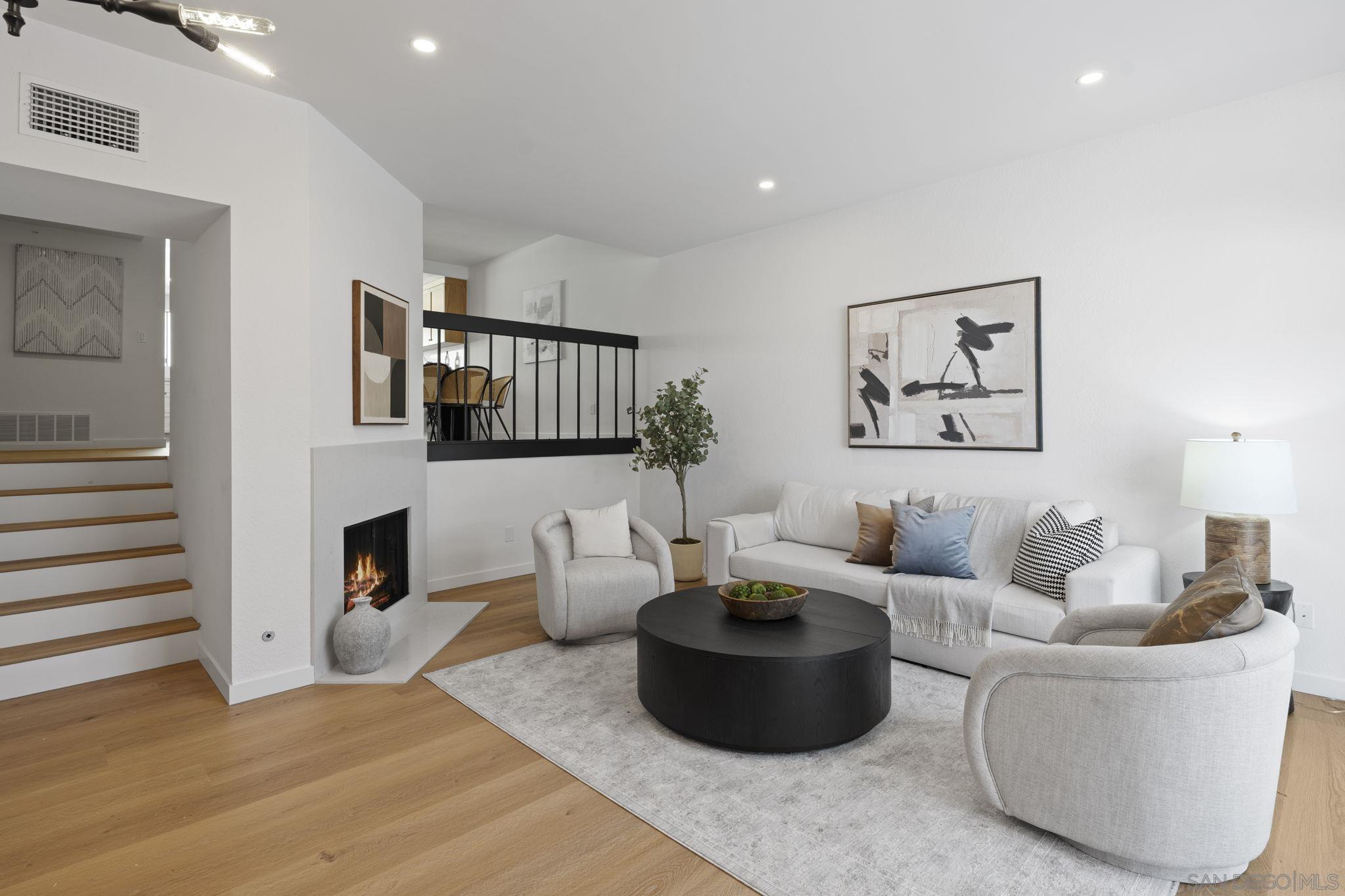 Front Image Thumbnail for SD250039476