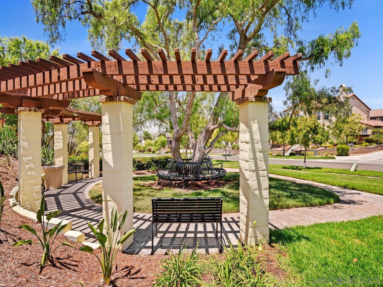 Detail Gallery Image 15 of 21 For 2676  Peppertree Way, Carlsbad,  CA 92009 - 4 Beds | 2/1 Baths