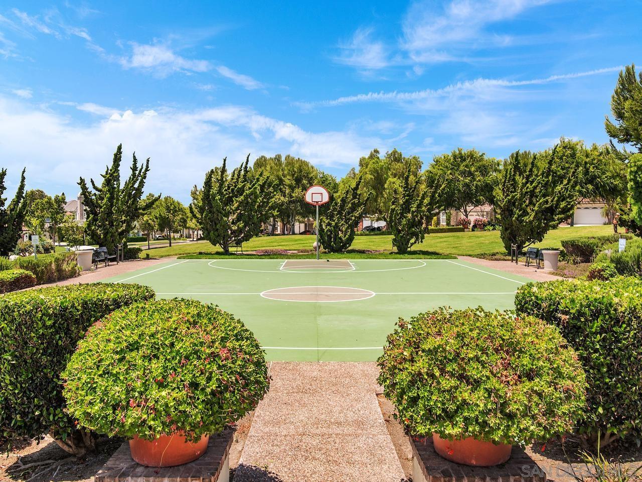 Detail Gallery Image 20 of 21 For 2676  Peppertree Way, Carlsbad,  CA 92009 - 4 Beds | 2/1 Baths