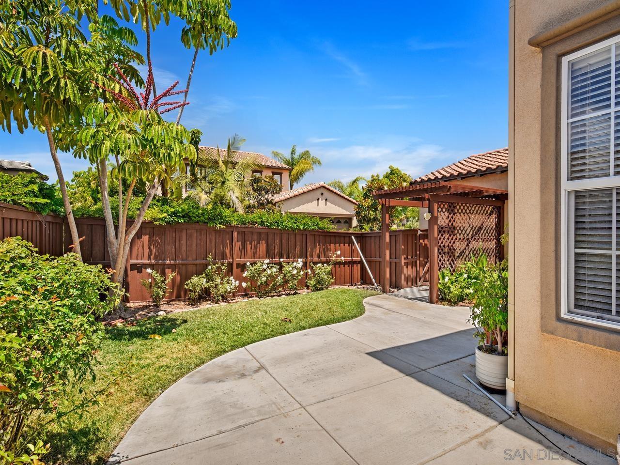 Detail Gallery Image 8 of 21 For 2676  Peppertree Way, Carlsbad,  CA 92009 - 4 Beds | 2/1 Baths