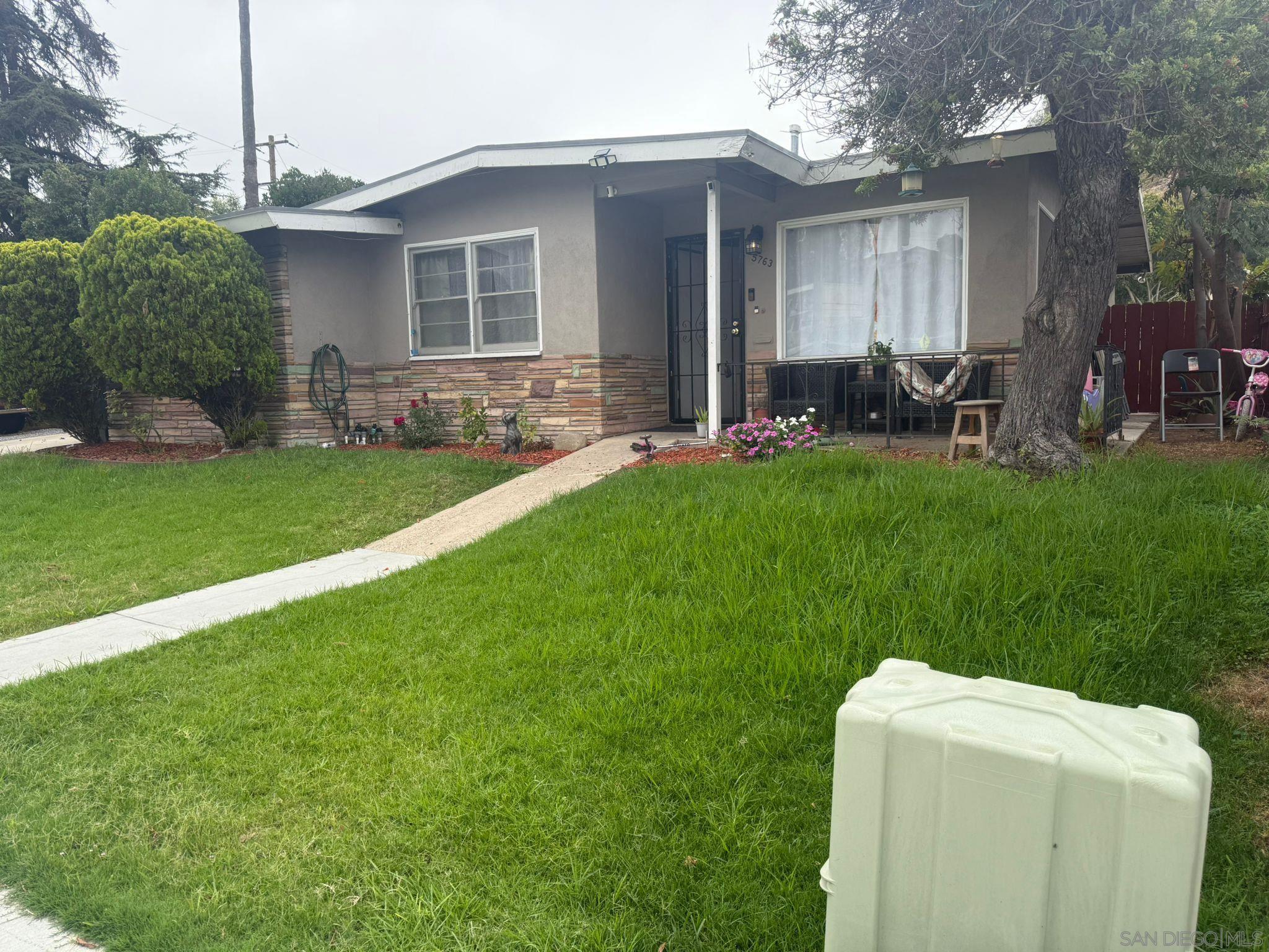 Front Image Thumbnail for SD250039503