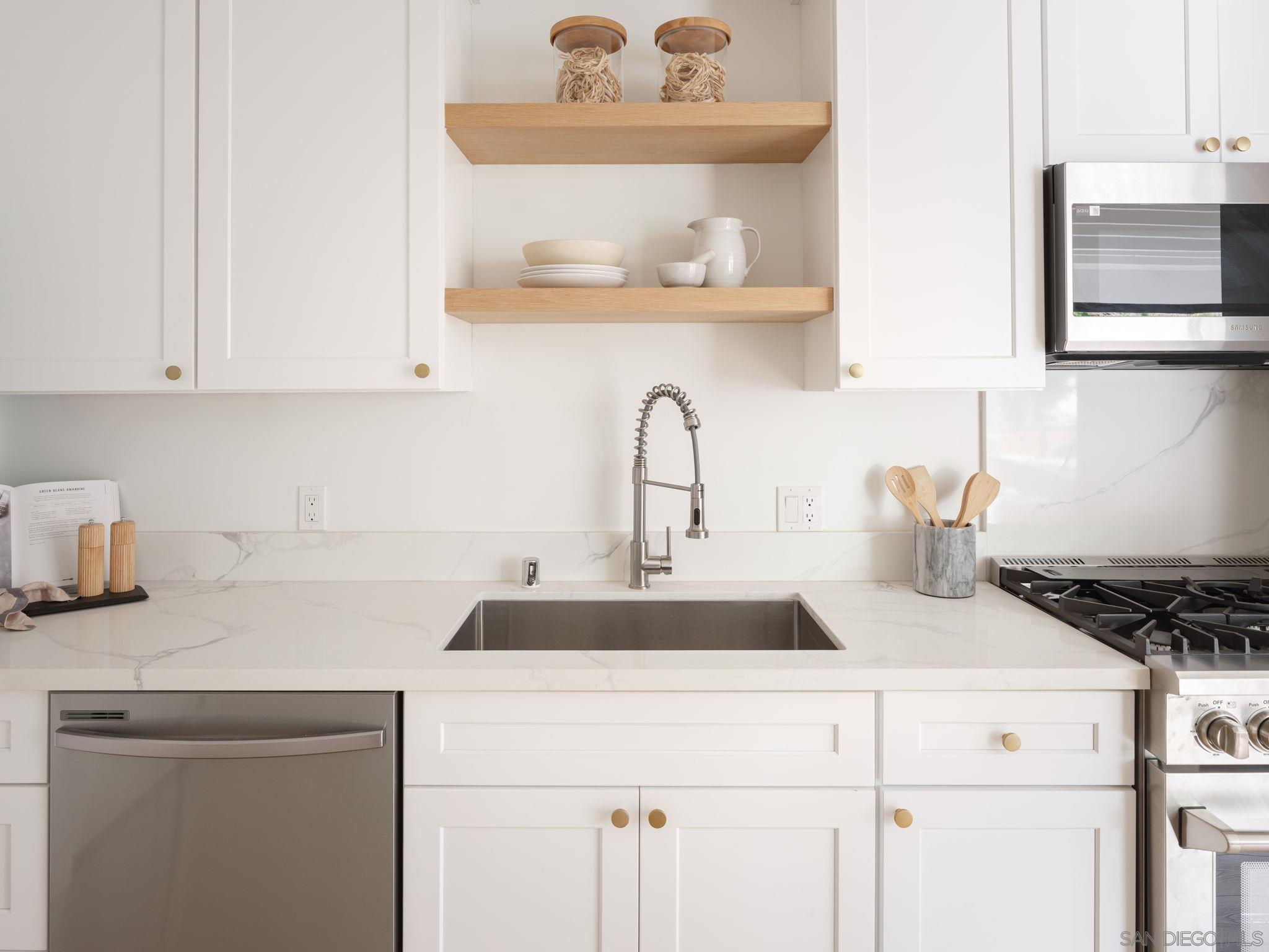 Detail Gallery Image 8 of 19 For 148-150  North Acacia, Solana Beach,  CA 92075 - – Beds | – Baths