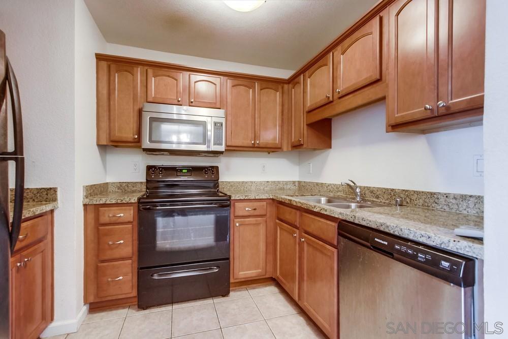 Detail Gallery Image 2 of 42 For 1350 N Escondido Blvd  67, Escondido,  CA 92026 - 2 Beds | 2 Baths