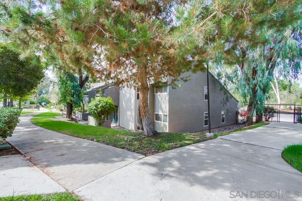 Detail Gallery Image 3 of 42 For 1350 N Escondido Blvd  67, Escondido,  CA 92026 - 2 Beds | 2 Baths