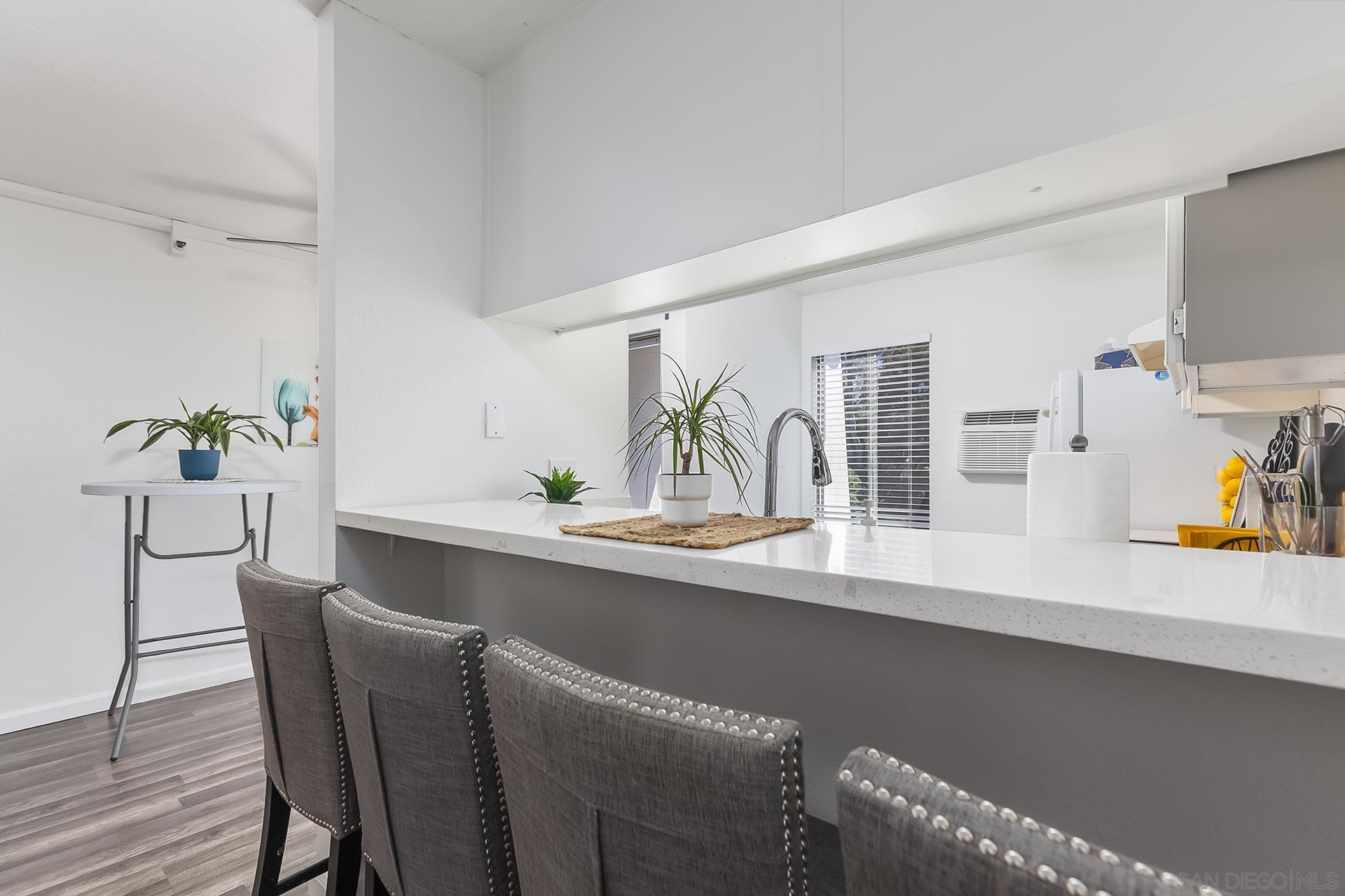 Detail Gallery Image 10 of 38 For 7506  Parkway Dr  #202,  La Mesa,  CA 91942 - 1 Beds | 1 Baths