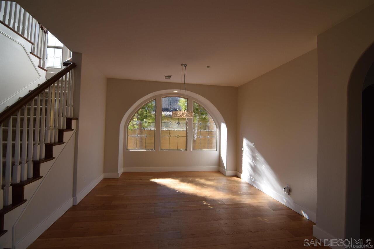 Detail Gallery Image 13 of 38 For 7567  Delfina, San Diego,  CA 92127 - 4 Beds | 4 Baths