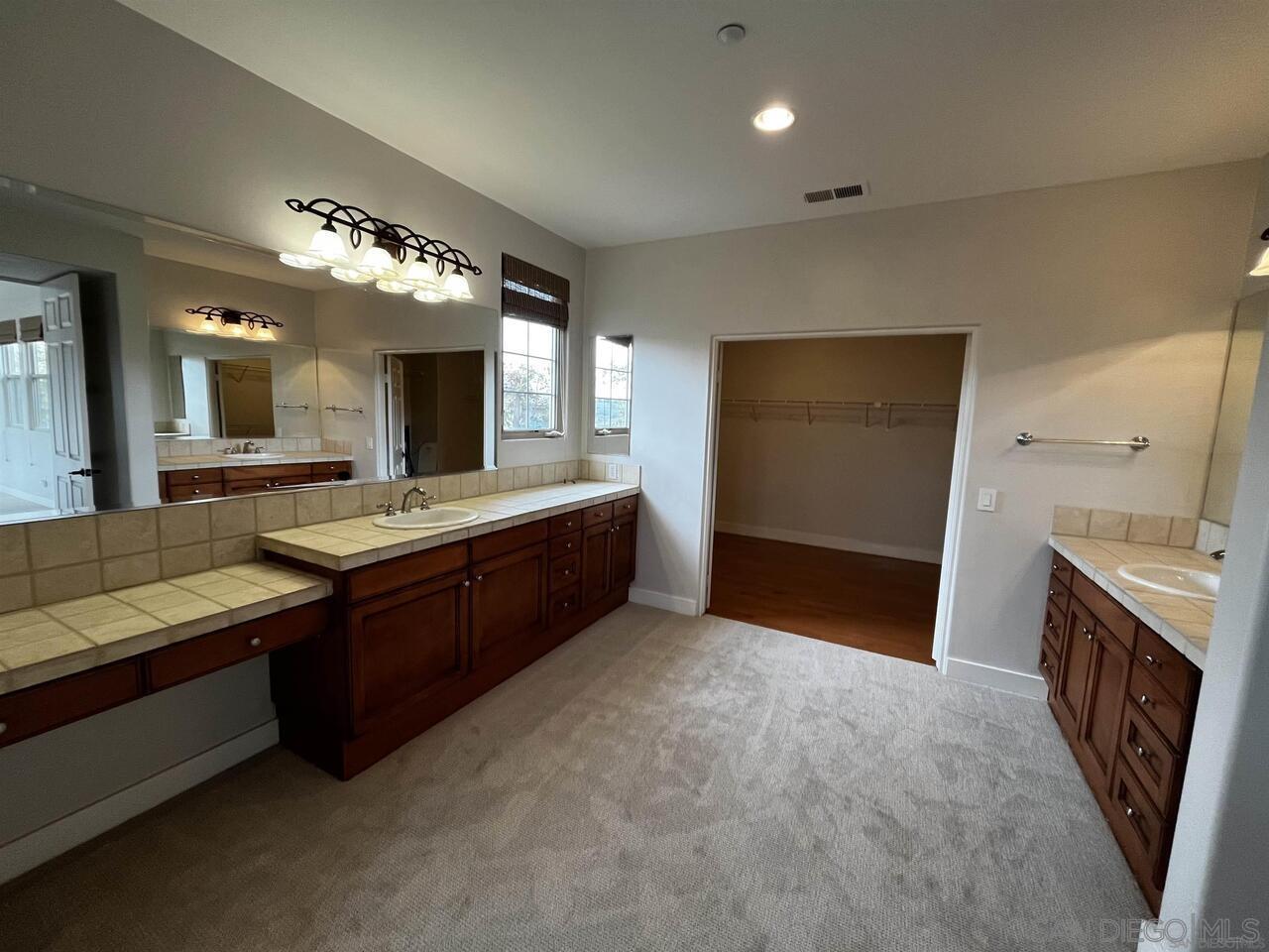 Detail Gallery Image 15 of 38 For 7567  Delfina, San Diego,  CA 92127 - 4 Beds | 4 Baths