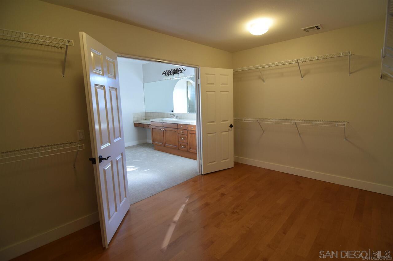 Detail Gallery Image 17 of 38 For 7567  Delfina, San Diego,  CA 92127 - 4 Beds | 4 Baths