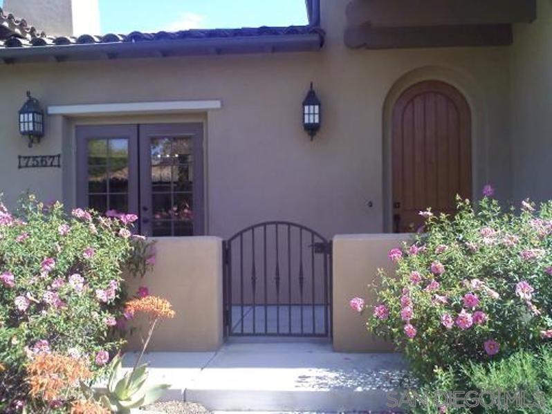 Detail Gallery Image 2 of 38 For 7567  Delfina, San Diego,  CA 92127 - 4 Beds | 4 Baths