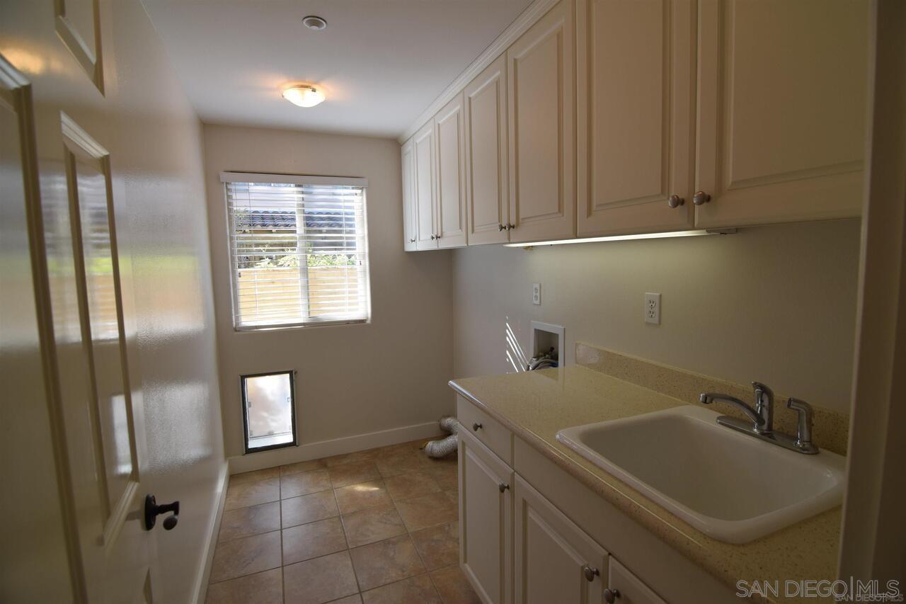 Detail Gallery Image 28 of 38 For 7567  Delfina, San Diego,  CA 92127 - 4 Beds | 4 Baths