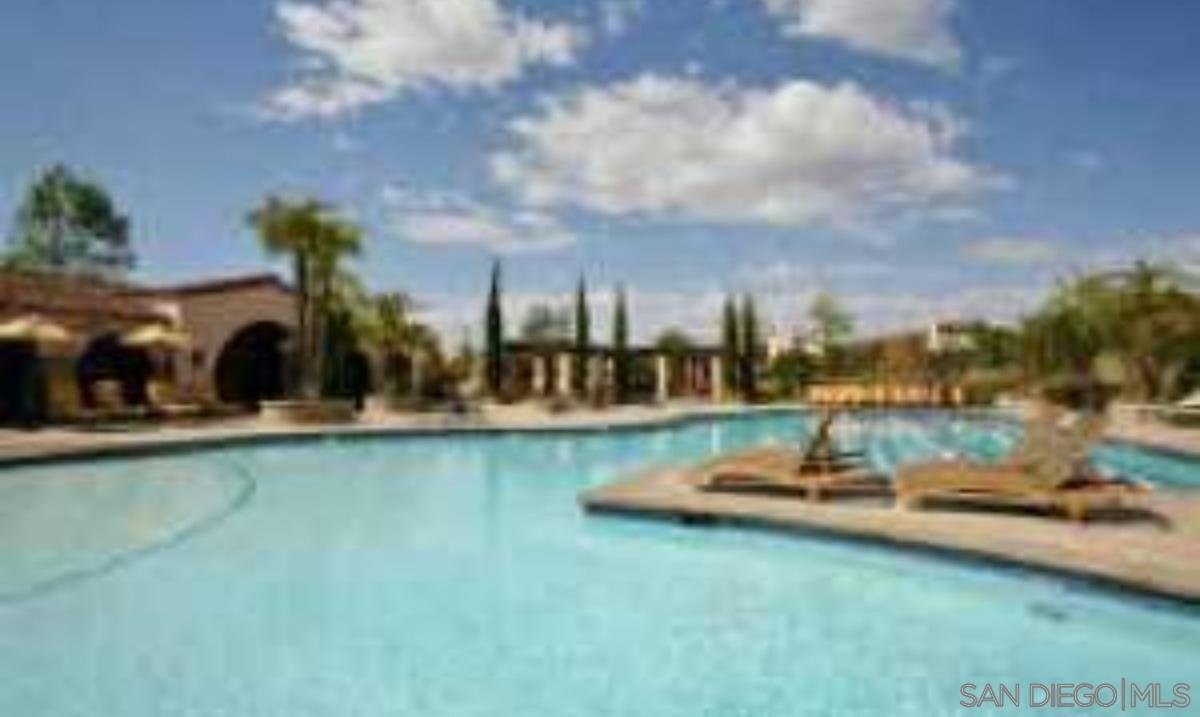 Detail Gallery Image 33 of 38 For 7567  Delfina, San Diego,  CA 92127 - 4 Beds | 4 Baths