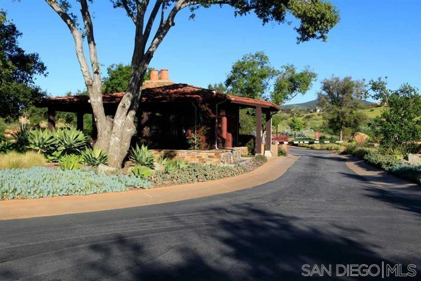 Detail Gallery Image 34 of 38 For 7567  Delfina, San Diego,  CA 92127 - 4 Beds | 4 Baths