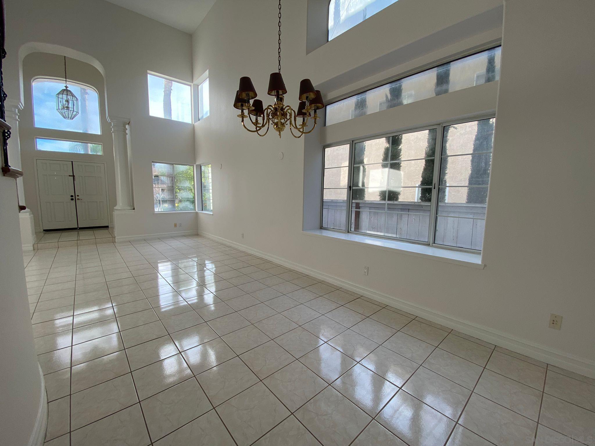 Detail Gallery Image 9 of 40 For 11664  Boulton Ave, San Diego,  CA 92128 - 4 Beds | 3 Baths