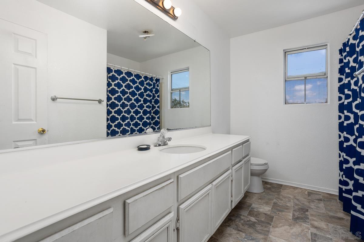 Detail Gallery Image 19 of 29 For 408  Shadow Tree Dr, Oceanside,  CA 92058 - 5 Beds | 2/1 Baths