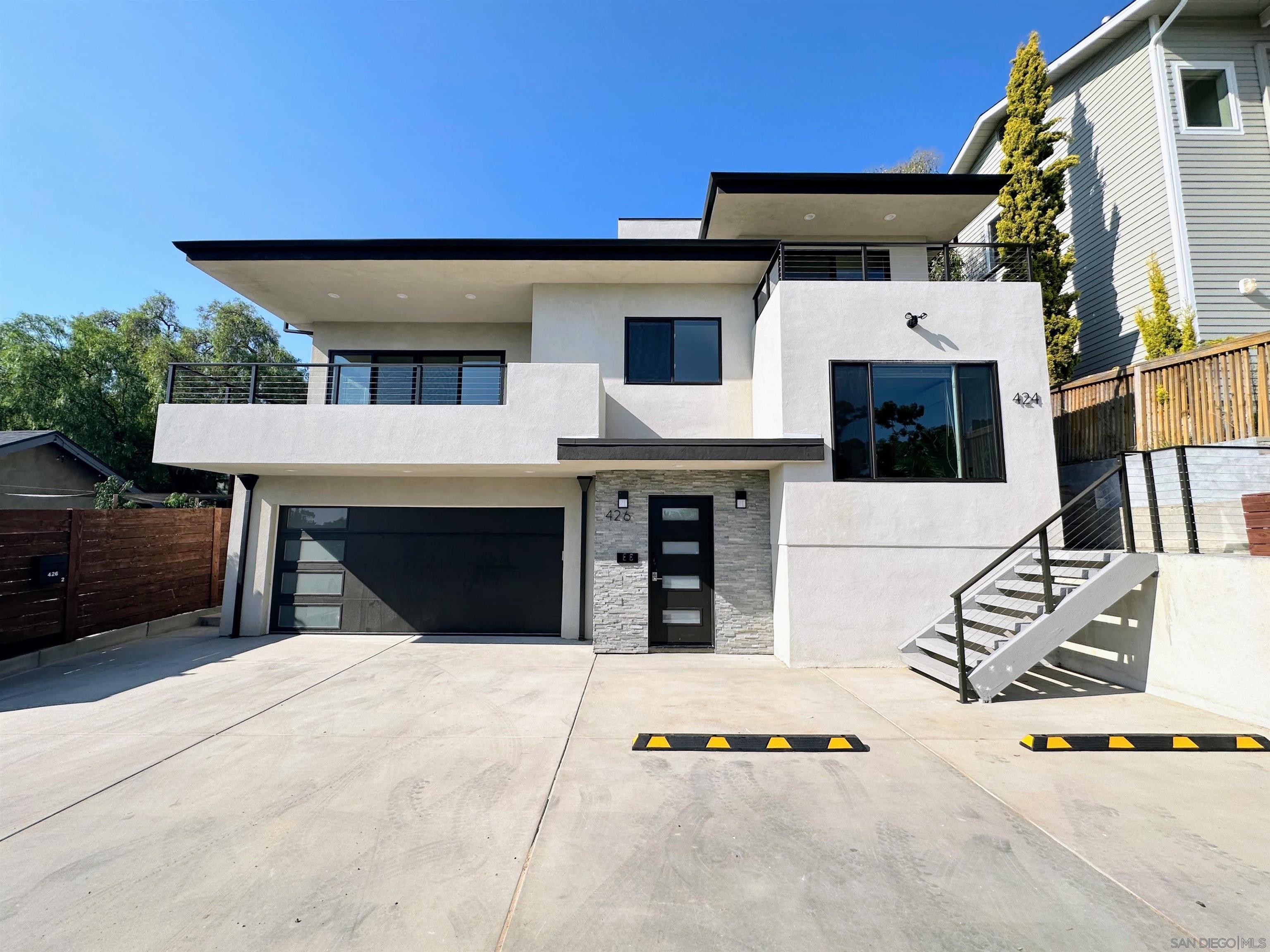 Front Image Thumbnail for SD250039601