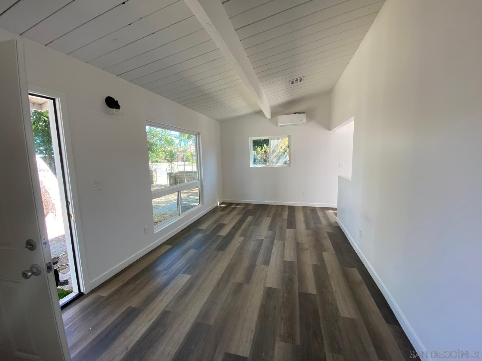 Detail Gallery Image 2 of 9 For 1118  E Grand Ave, Escondido,  CA 92025 - 2 Beds | 1 Baths