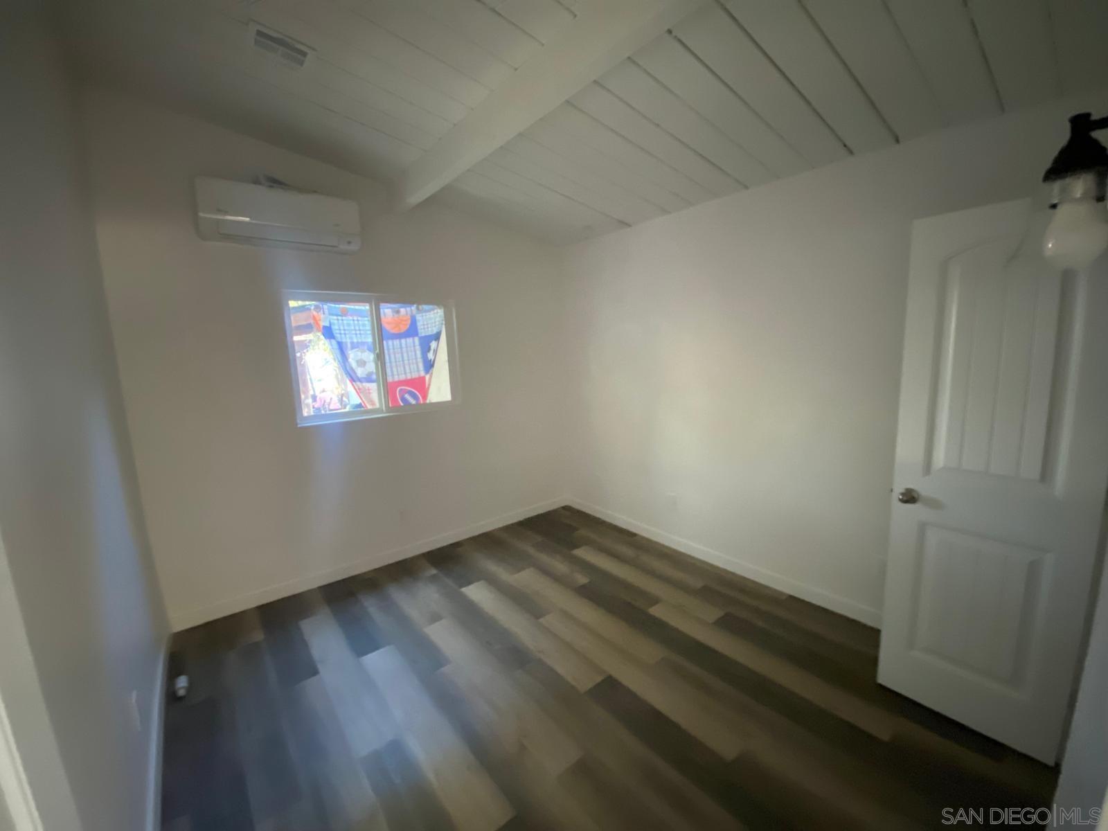 Detail Gallery Image 8 of 9 For 1118  E Grand Ave, Escondido,  CA 92025 - 2 Beds | 1 Baths