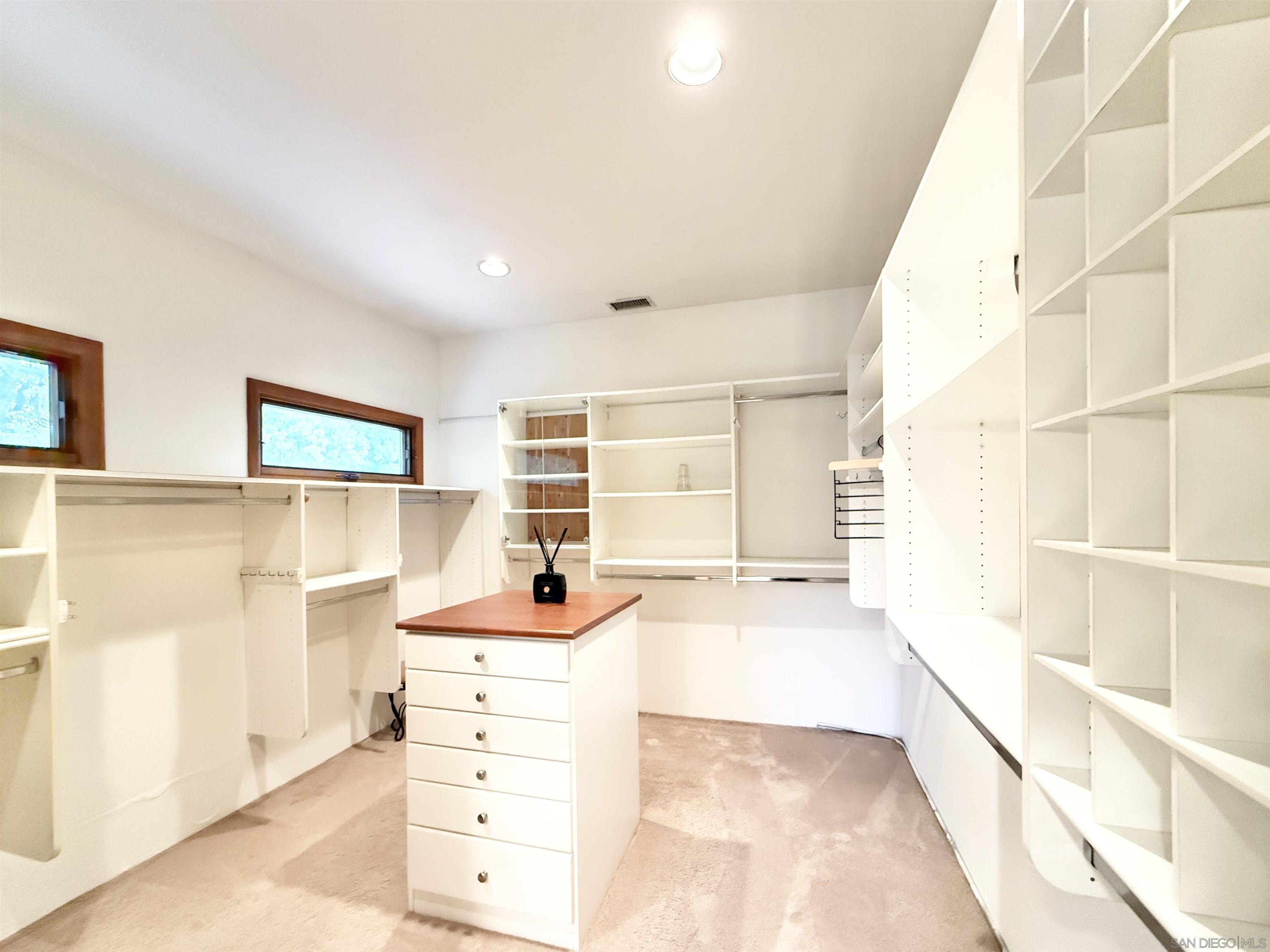 Detail Gallery Image 16 of 28 For 16722  via Lago Azul, Rancho Santa Fe,  CA 92067 - 3 Beds | 3 Baths