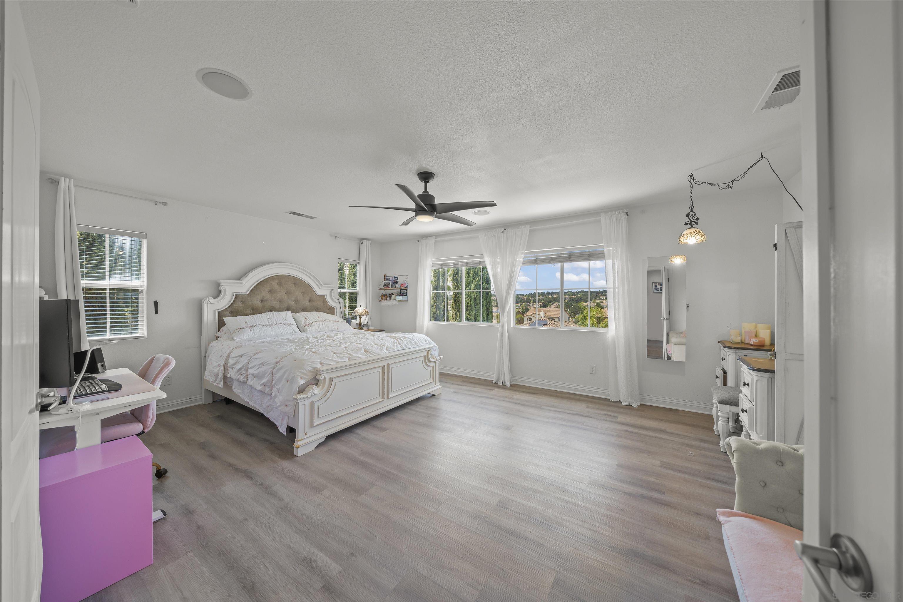 Detail Gallery Image 22 of 47 For 1238  Silver Hawk Way, Chula Vista,  CA 91915 - 6 Beds | 4 Baths