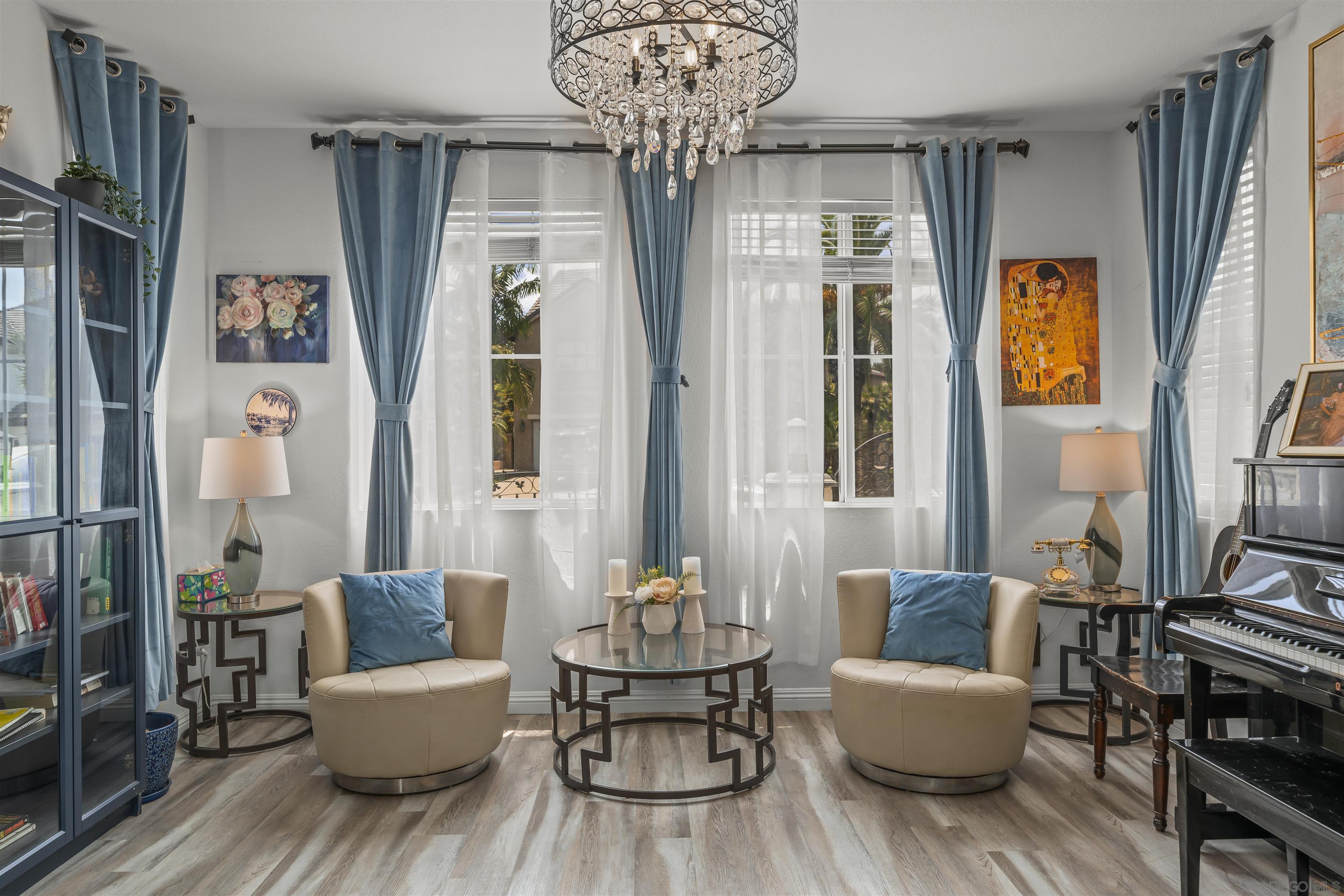 Detail Gallery Image 6 of 47 For 1238  Silver Hawk Way, Chula Vista,  CA 91915 - 6 Beds | 4 Baths