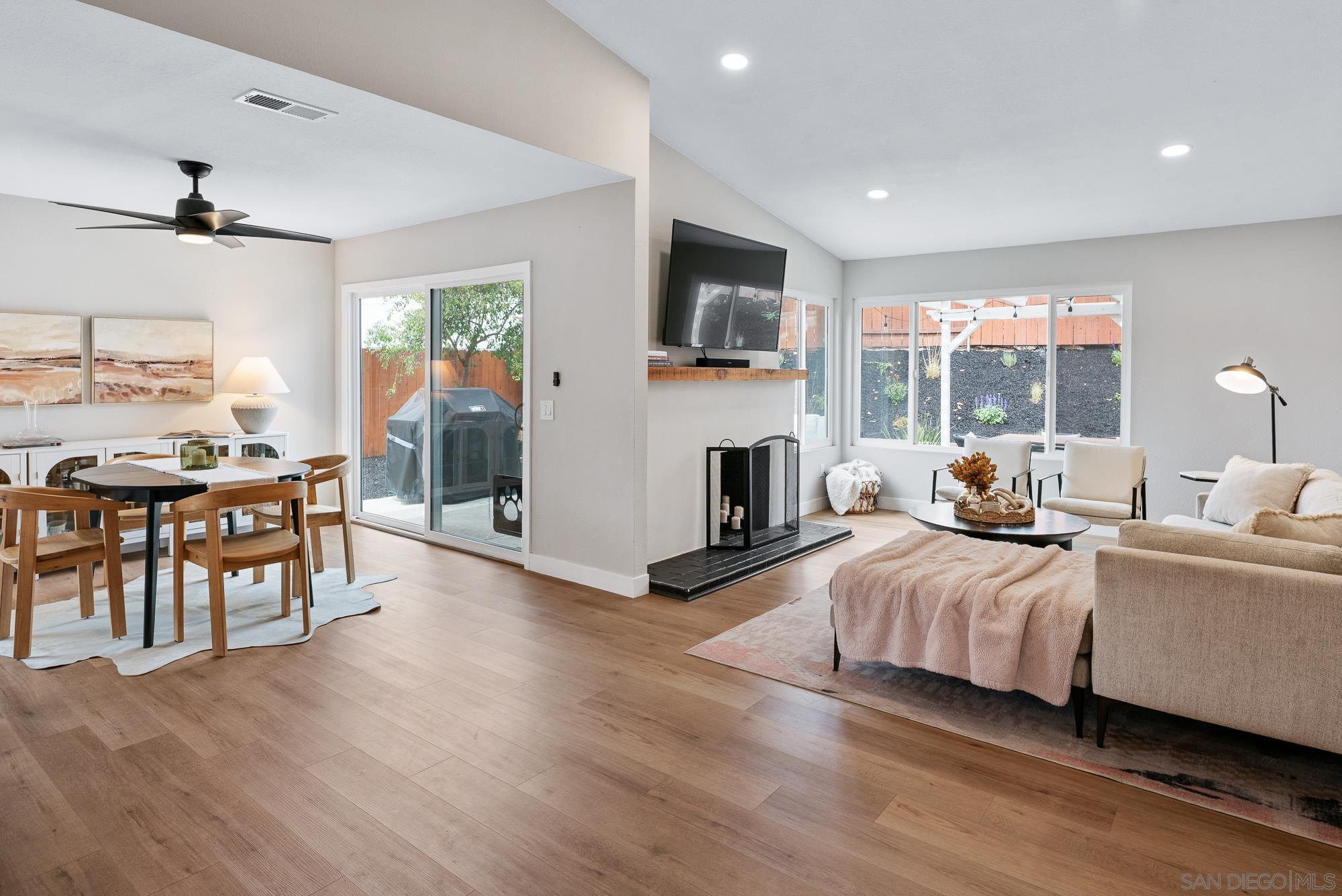 Detail Gallery Image 8 of 46 For 6832  Lazy Clouds, San Diego,  CA 92120 - 3 Beds | 2 Baths