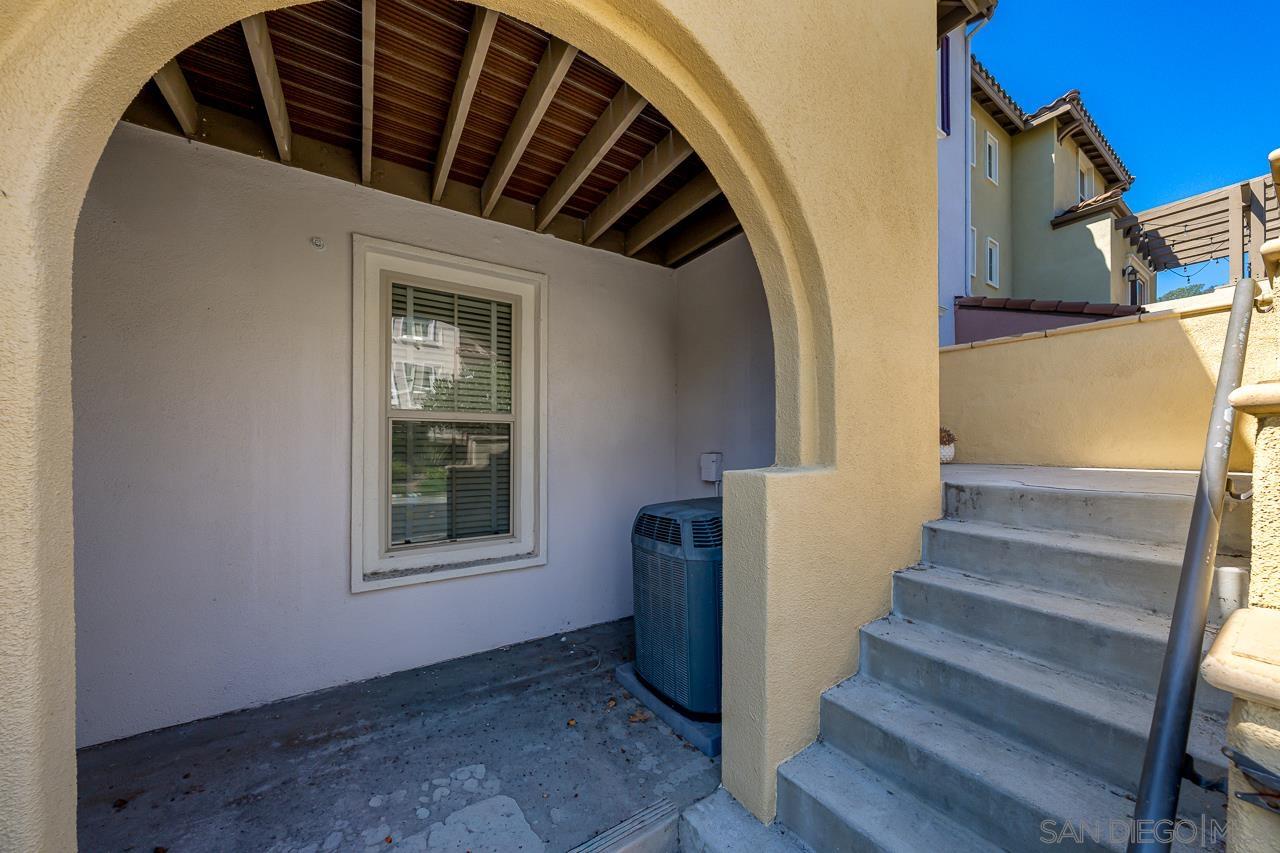 Detail Gallery Image 5 of 39 For 2130  Silverado Street, San Marcos,  CA 92078 - 2 Beds | 2/1 Baths