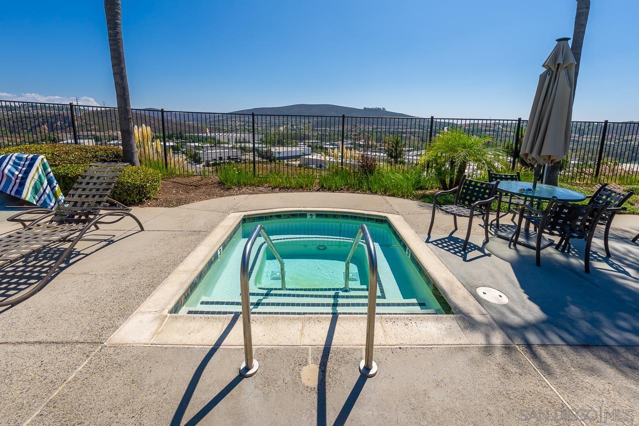 Detail Gallery Image 8 of 39 For 2130  Silverado Street, San Marcos,  CA 92078 - 2 Beds | 2/1 Baths