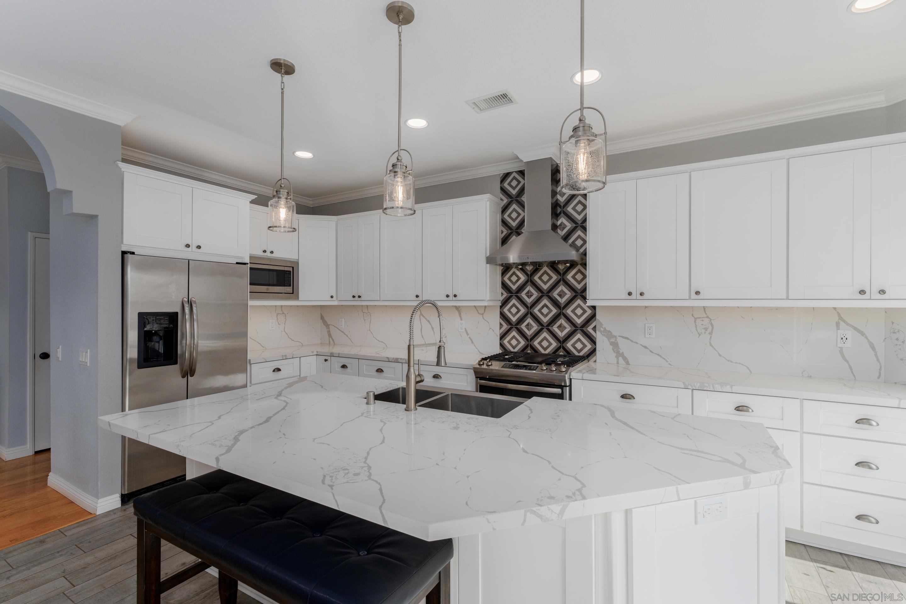 Detail Gallery Image 14 of 42 For 7132  Calabria Ct a, San Diego,  CA 92122 - 3 Beds | 2/1 Baths