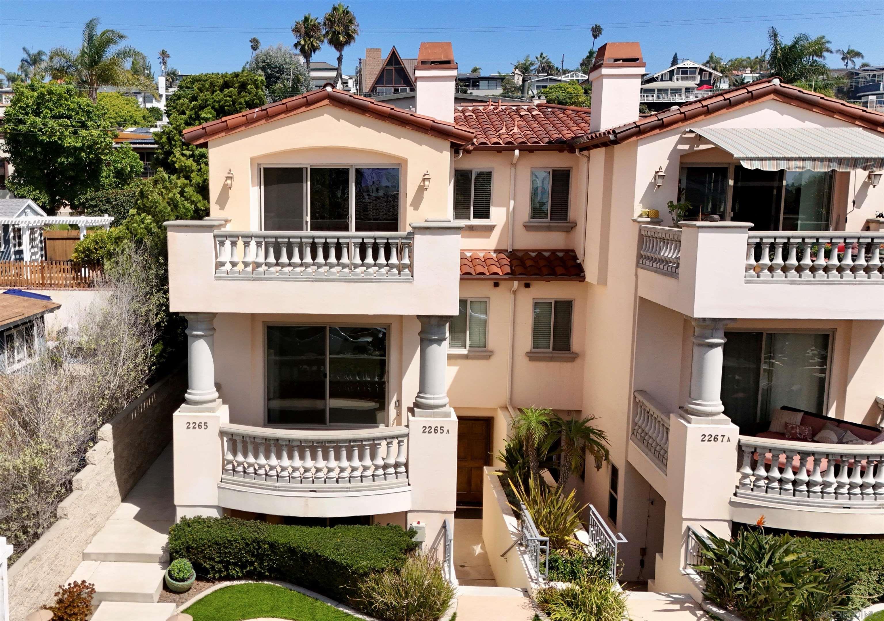 Front Image Thumbnail for SD250039748