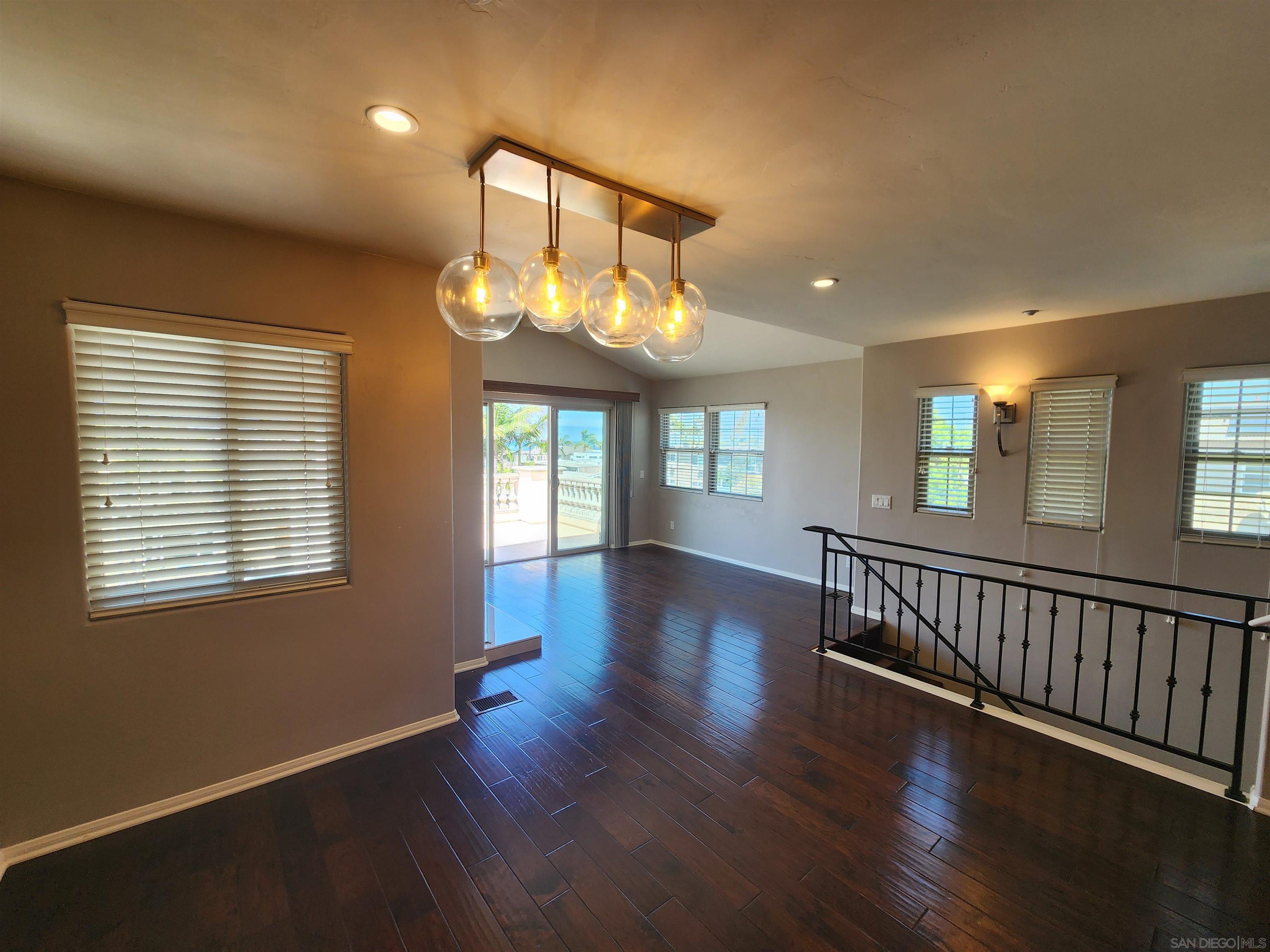 Detail Gallery Image 8 of 43 For 2265  Manchester, Cardiff By The Sea,  CA 92007 - 4 Beds | 4 Baths