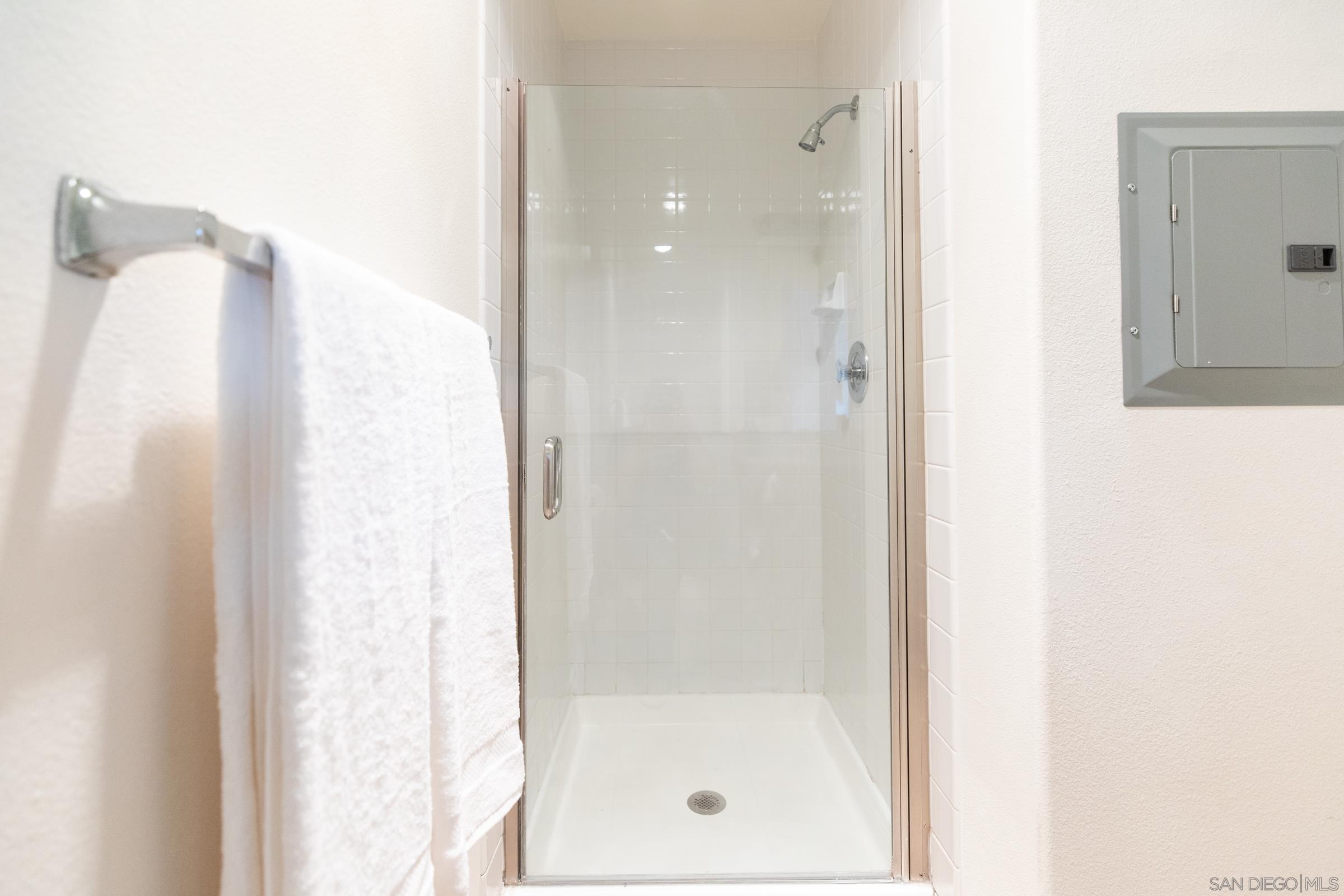 Detail Gallery Image 13 of 16 For 1612  Chalcedony, San Diego,  CA 92109 - 3 Beds | 3 Baths