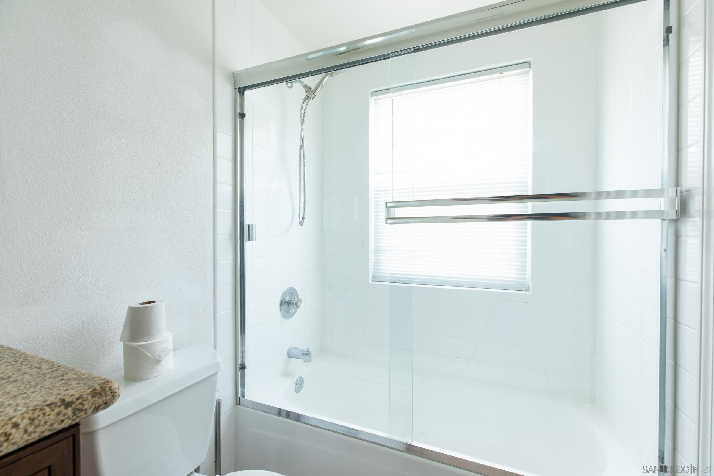 Detail Gallery Image 14 of 16 For 1612  Chalcedony, San Diego,  CA 92109 - 3 Beds | 3 Baths