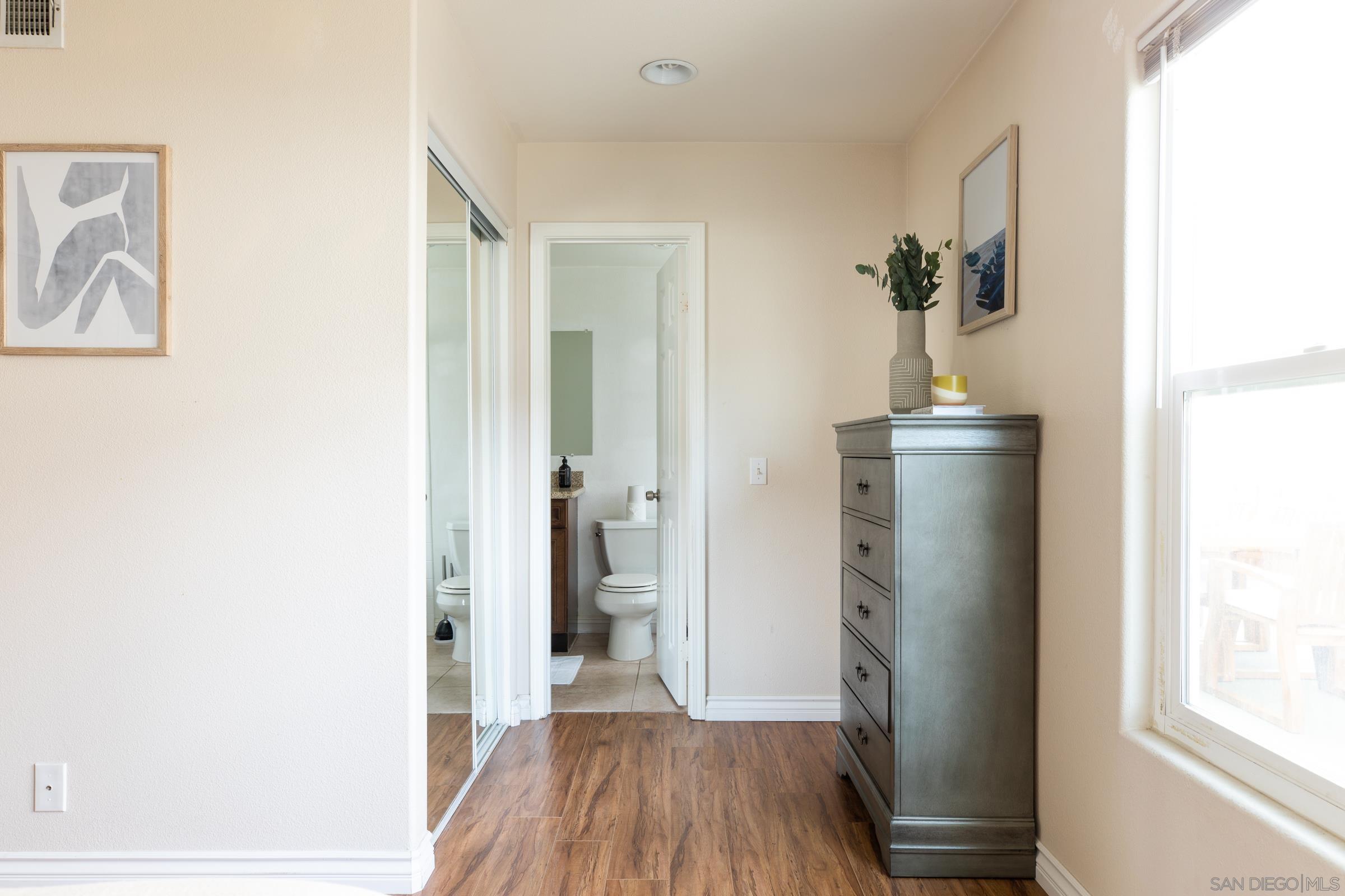 Detail Gallery Image 8 of 16 For 1612  Chalcedony, San Diego,  CA 92109 - 3 Beds | 3 Baths