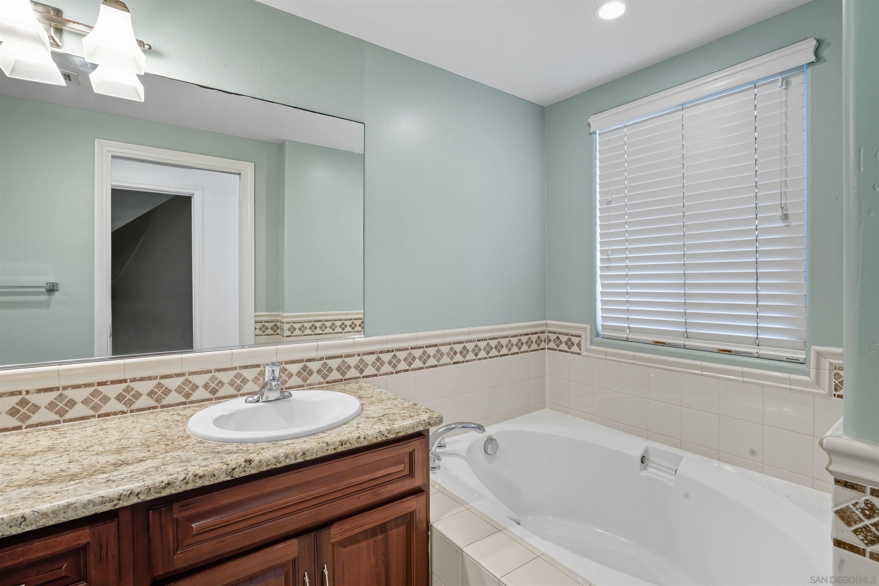 Detail Gallery Image 16 of 44 For 2265-2265a  Manchester, Cardiff By The Sea,  CA 92007 - – Beds | – Baths