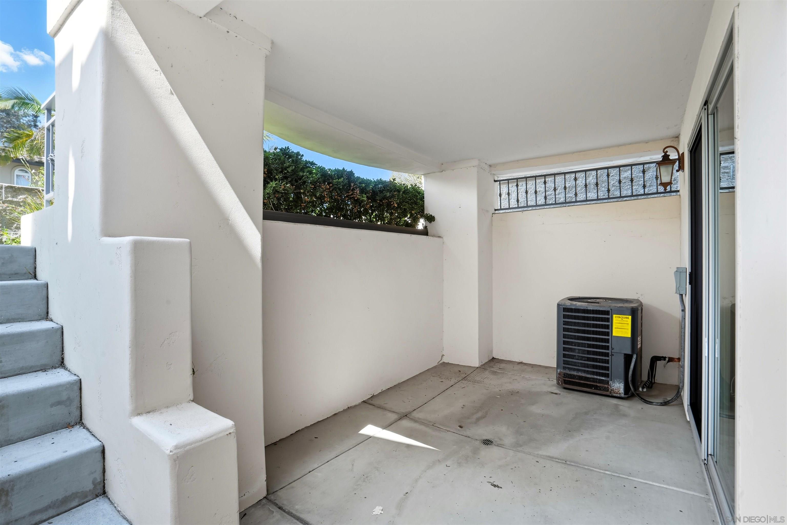 Detail Gallery Image 27 of 44 For 2265-2265a  Manchester, Cardiff By The Sea,  CA 92007 - – Beds | – Baths