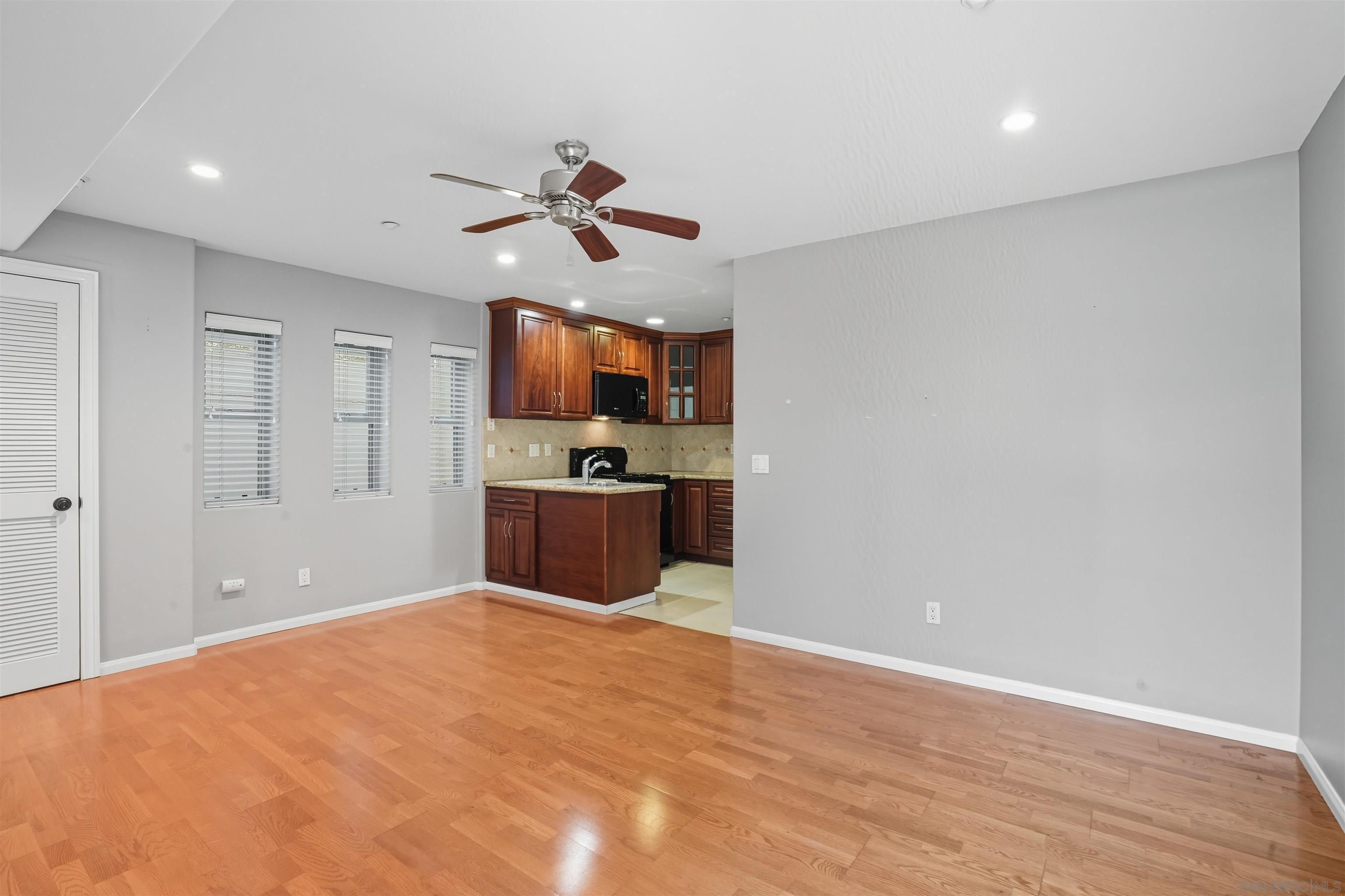 Detail Gallery Image 30 of 44 For 2265-2265a  Manchester, Cardiff By The Sea,  CA 92007 - – Beds | – Baths