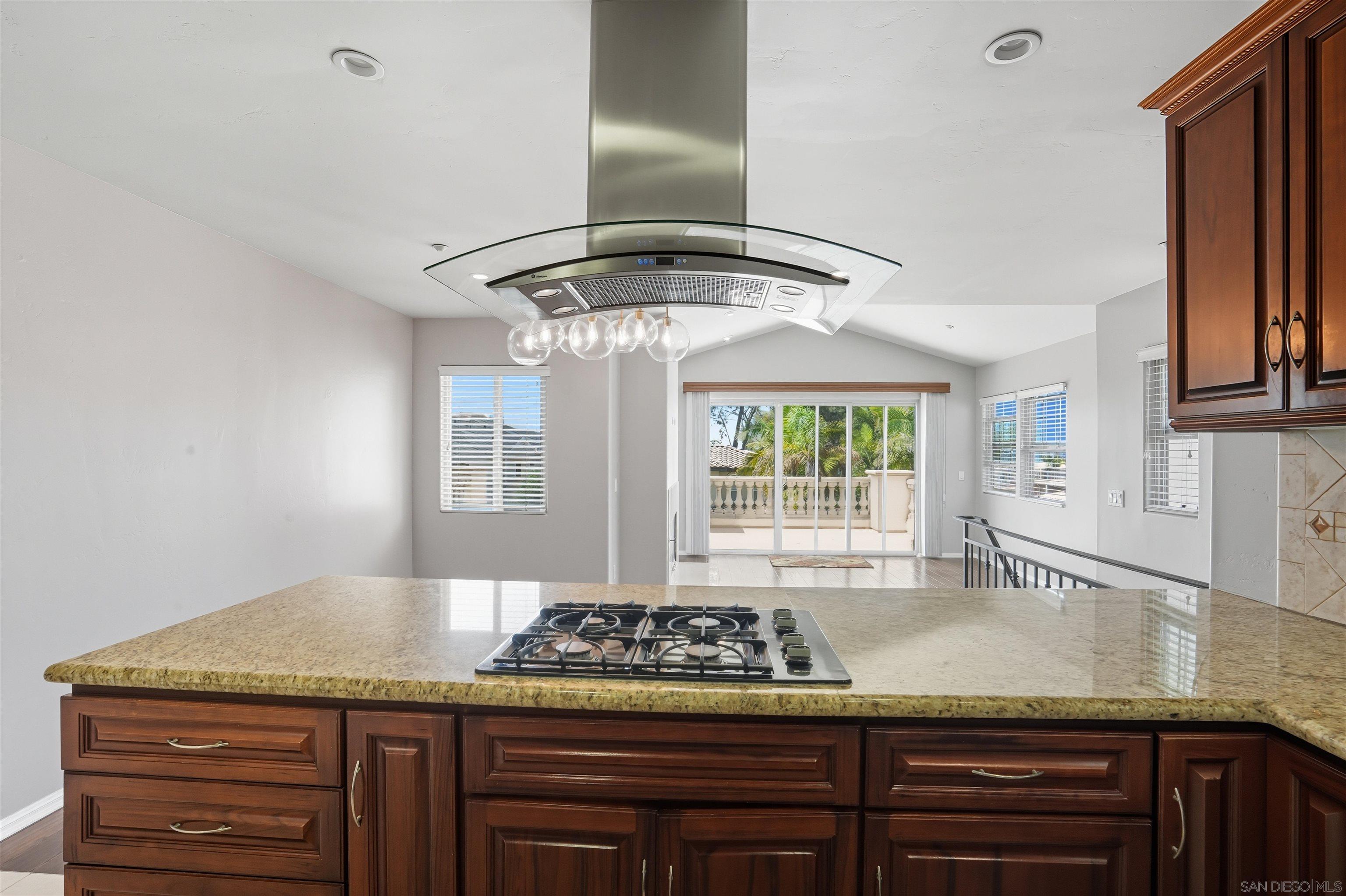 Detail Gallery Image 10 of 44 For 2265-2265a  Manchester, Cardiff By The Sea,  CA 92007 - – Beds | – Baths