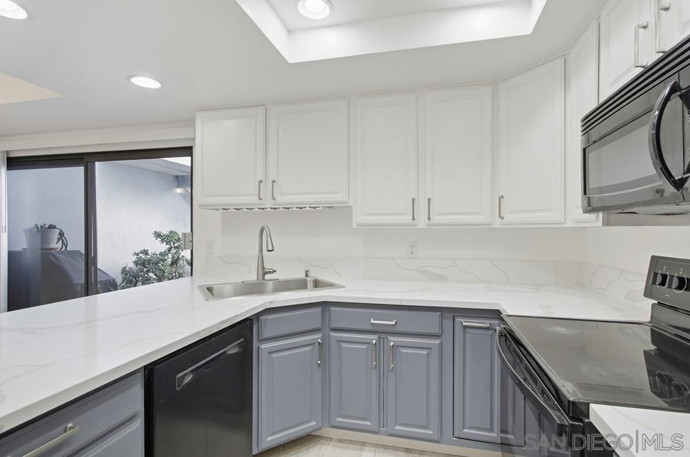 Detail Gallery Image 17 of 50 For 8868  Regents Rd  103, San Diego,  CA 92122 - 2 Beds | 2/1 Baths