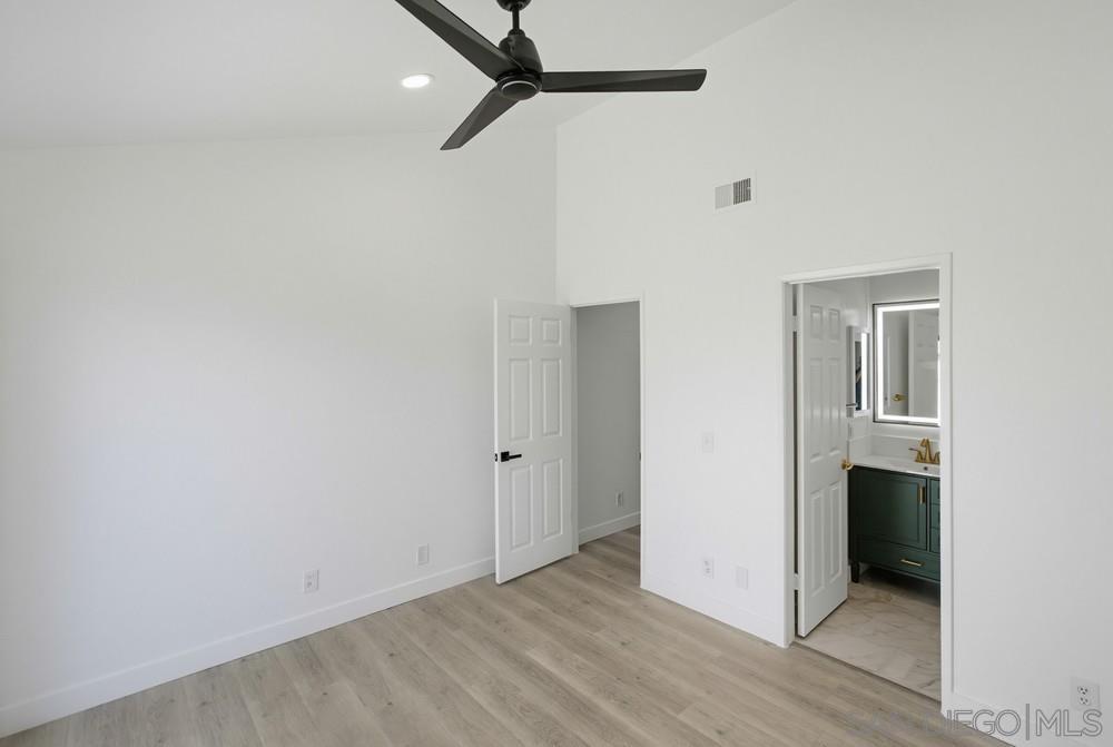 Detail Gallery Image 24 of 50 For 8868  Regents Rd  103, San Diego,  CA 92122 - 2 Beds | 2/1 Baths