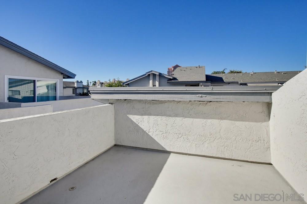 Detail Gallery Image 31 of 50 For 8868  Regents Rd  103, San Diego,  CA 92122 - 2 Beds | 2/1 Baths