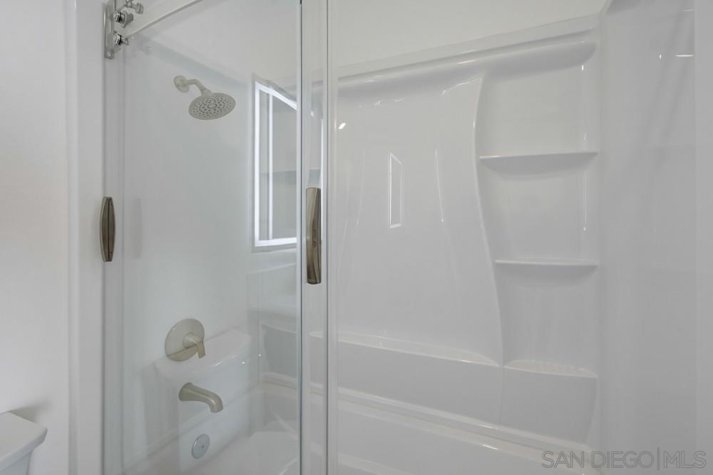 Detail Gallery Image 32 of 50 For 8868  Regents Rd  103, San Diego,  CA 92122 - 2 Beds | 2/1 Baths